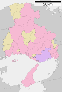 Mapa konturowa prefektury Hyōgo, blisko górnej krawiędzi po lewej znajduje się punkt z opisem „Powiat Mikata”