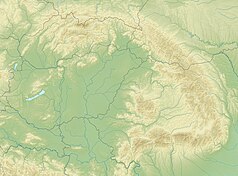 Mapa konturowa Karpat, u góry nieco na lewo znajduje się czarny trójkącik z opisem „Trzydniowiański Wierch”