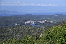 Blick von Südwesten auf Stari Grad und den Westteil der Ebene