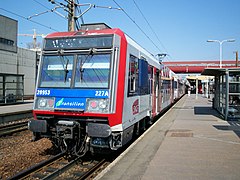 Une rame du RER C en livrée Île-de-France en gare de Saint-Quentin-en-Yvelines.