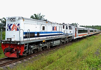 CC 204 10 02 dengan KA Kuala Stabas di Stasiun Gedungratu