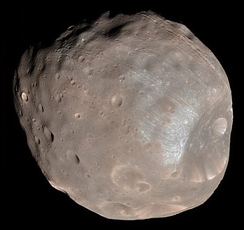 Le satellite de Mars Phobos vu le 23 mars 2008 à 6 800 km de distance par l'instrument HiRISE.