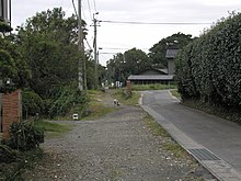 日鉱大平駅跡 写真中央の消火栓付近が駅跡である。