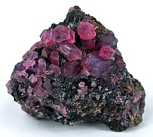 Corundum-215245.jpg