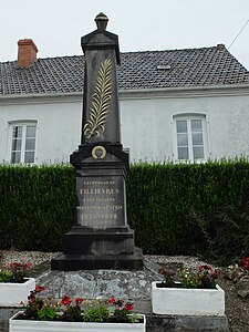 Le monument aux morts.