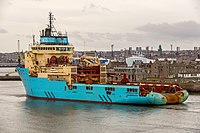 Un bateau de forage pétrolier dans le port d'Aberdeen.