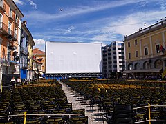 L'écran sur la Piazza Grande (it).