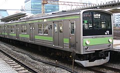 Série 205-0 sur la Yamanote Line avec les anciennes fenêtres.