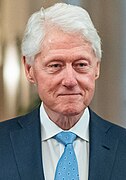 Bill Clinton (edad 78) magmula noong 2001