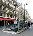 Métroeingang ohne Überdachung, U-Bahnhof Châtelet