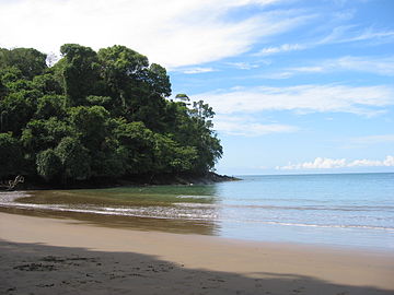 Parque Nacional Marino Ballena Con una extensi�n de 5.375 ha marinas, es reconocido a nivel mundial debido al avistamiento de ballenas jorobadas durante su traves�a para reproducirse.