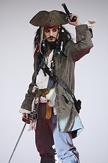 Les cosplays de Jack Sparrow prennent appui sur certains faits historiques[34] mais sont aussi un condensé de la plupart des clichés du pirate[35].