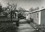 Brakker ved flyktningmottaket for norske flyktninger p� Kjes�ter slott i S�dermanland i Sverige 1945. Her ble alle registrert og legeunders�kt f�r de ble sendt videre til norske politiforlegninger, skoler, sivilt arbeid, familieforlegninger, kvinneforlegninger og andre steder.