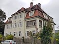 Wohnhaus im Typ einer Mietvilla