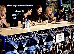 Nightwish lors d'une séance de dédicace pour l'album.