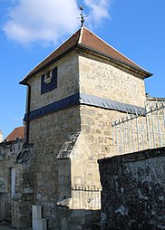 Le pigeonnier près de l'église.