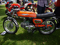 Hoewel MotoBi al in 1961 terugkwam bij Benelli, werd het "kracht-ei" nog lang gebruikt, zoals in deze Benelli 250 Sport Special uit 1971