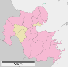 Mapa konturowa prefektury Ōita, blisko centrum u góry znajduje się punkt z opisem „Hiji”