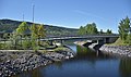 Mesna renner under Mesna rampebru og Busmoen bru og ut i Mjøsa.