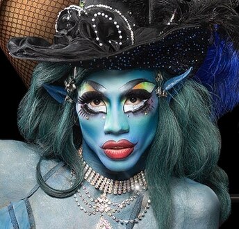 Maxi Glamour (en) pour la promotion de la saison 3 de The Boulet Brothers' Dragula (en)