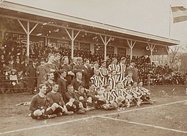 Bekker met het Nederlands elftal (1908)