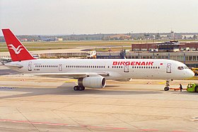 TC-GEN, le Boeing 757 impliqué dans l'accident, ici à l'aéroport de Francfort-sur-le-Main en octobre 1994.