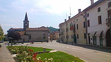 Chiesa di San Bernardino e palazzina municipale (Malo).jpg