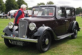 Limousine 5 places Chalfont Sixteen 18 hp 1935 roues à rayons[note 2]