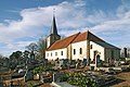 L'église et le cimetière attenant.