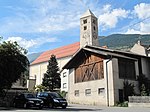 Pfarrkirche St. Johannes der Täufer mit Friedhofskapelle und Friedhof