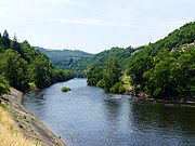 La Truyère en aval du barrage.