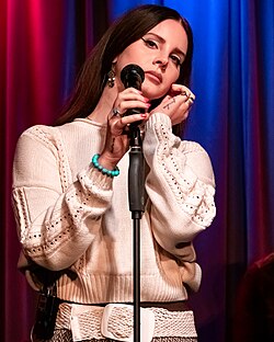 Lana Del Rey vuonna 2019.