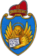 Escudo de la ciudad de Venecia, con el bonete que perteneci� a los dogos en el timbre.