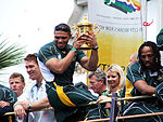 John Smit, Bryan Habana et la Coupe Webb Ellis.