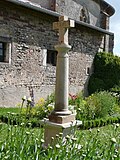 Croix du jardin de l'abbaye Saint-Maur.