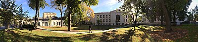 Universitetshagen bak det gamle Universitetet i Oslo sentrum. Foto: september 2015