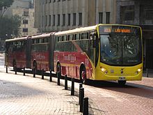 Un jumbobus prodotto dalla Busscar a Bogot�, in Colombia