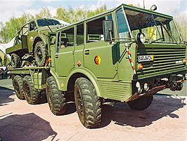 Tatra T813