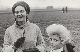 Haebler in de Keukenhof in 1966 met een naar haar vernoemde tulp