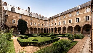 L’abbaye Saint-Sauveur.