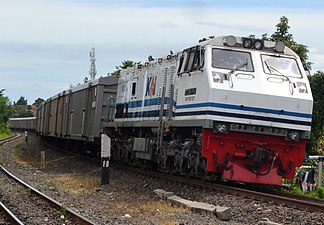 CC 204 11 08 dengan KA Pulp PT. TEL di perlintasan Kampung Baru