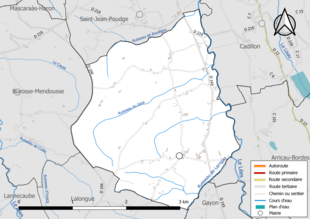 Carte en couleur présentant le réseau hydrographique de la commune