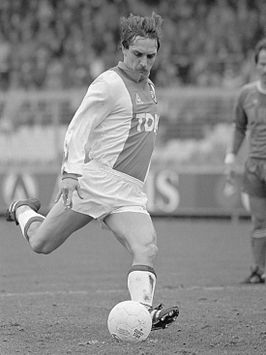 Edo Ophof (20-3-1983 Ajax-FC Twente 5-0, strafschop)