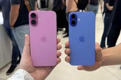 Two iPhone 16 models in pink and blue.